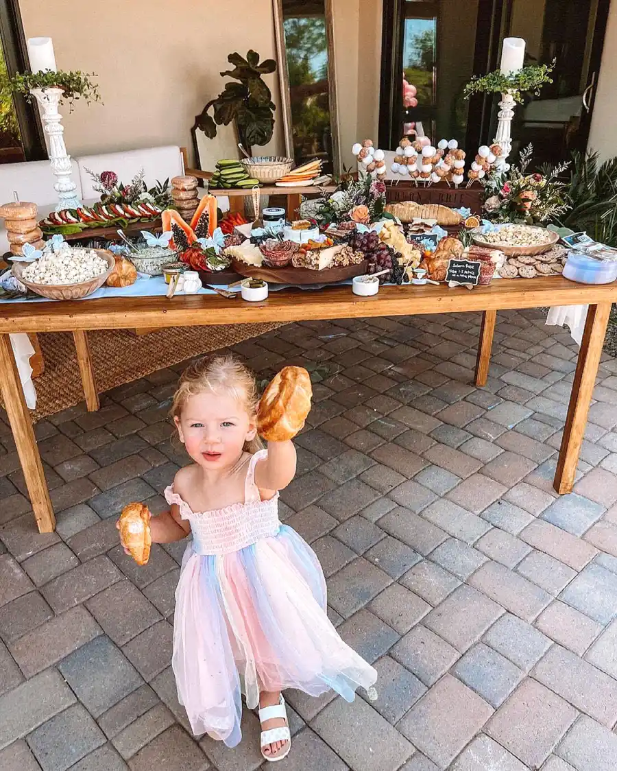 Pregnant Lauren Burnham Arie Luyendyk Jr Celebrate Daughter Alessis 2nd Birthday With Butterfly Princess Party