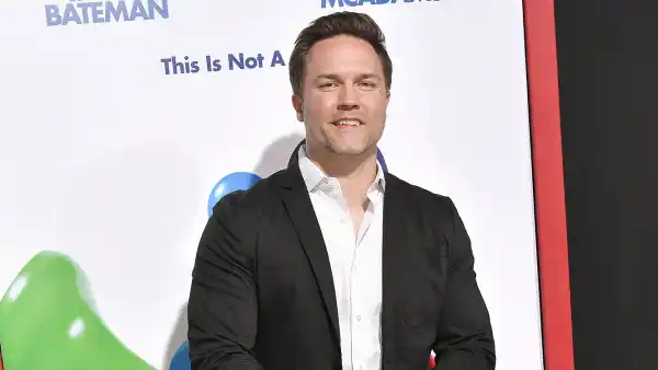 Scott Porter Teases Ginny & Georgia Season 2 Ahead of Cast Reunion