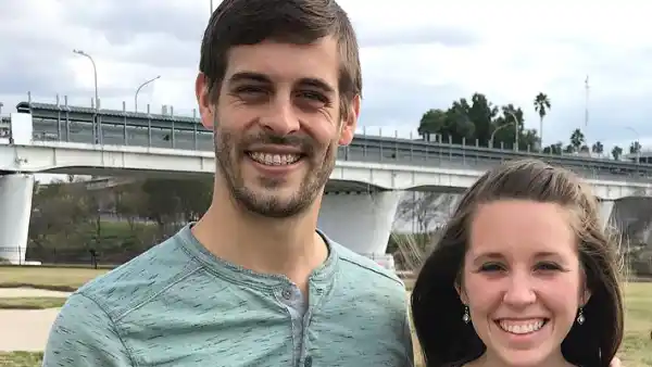 That Red Dress! Jill Duggar Celebrates Husband Derick Dillard’s Law School Graduation