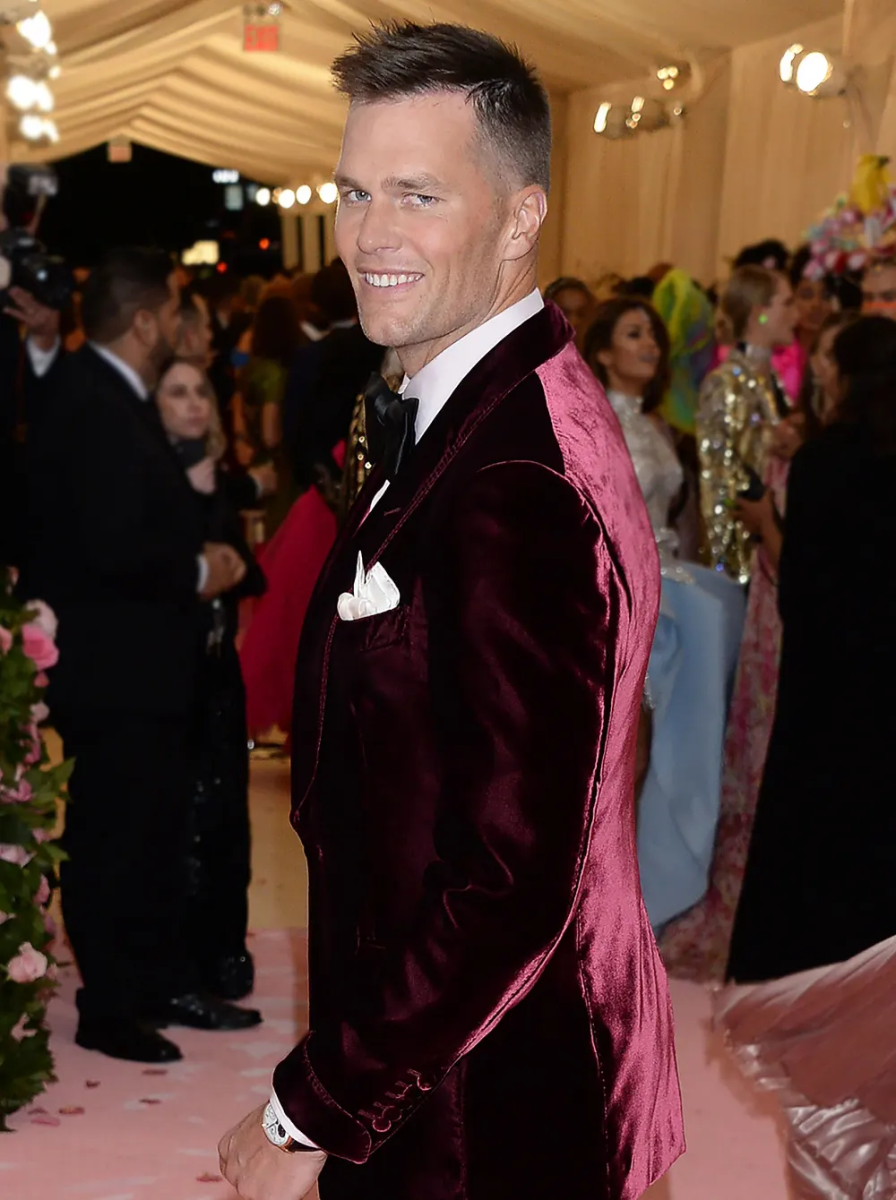 LOL! Tom Brady&rsquo;s Kentucky Derby Outfit Draws &lsquo;Roger Rabbit&rsquo; Comparisons