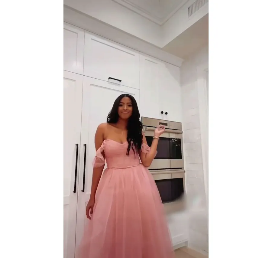 Vanessa Bryant Daughter Natalia Poses for Prom Pictures in Pink Dress 5