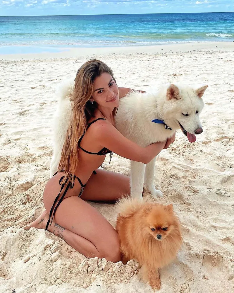 Who Is Clara Barry 5 Things Know About KJ Apas Pregnant Girlfriend