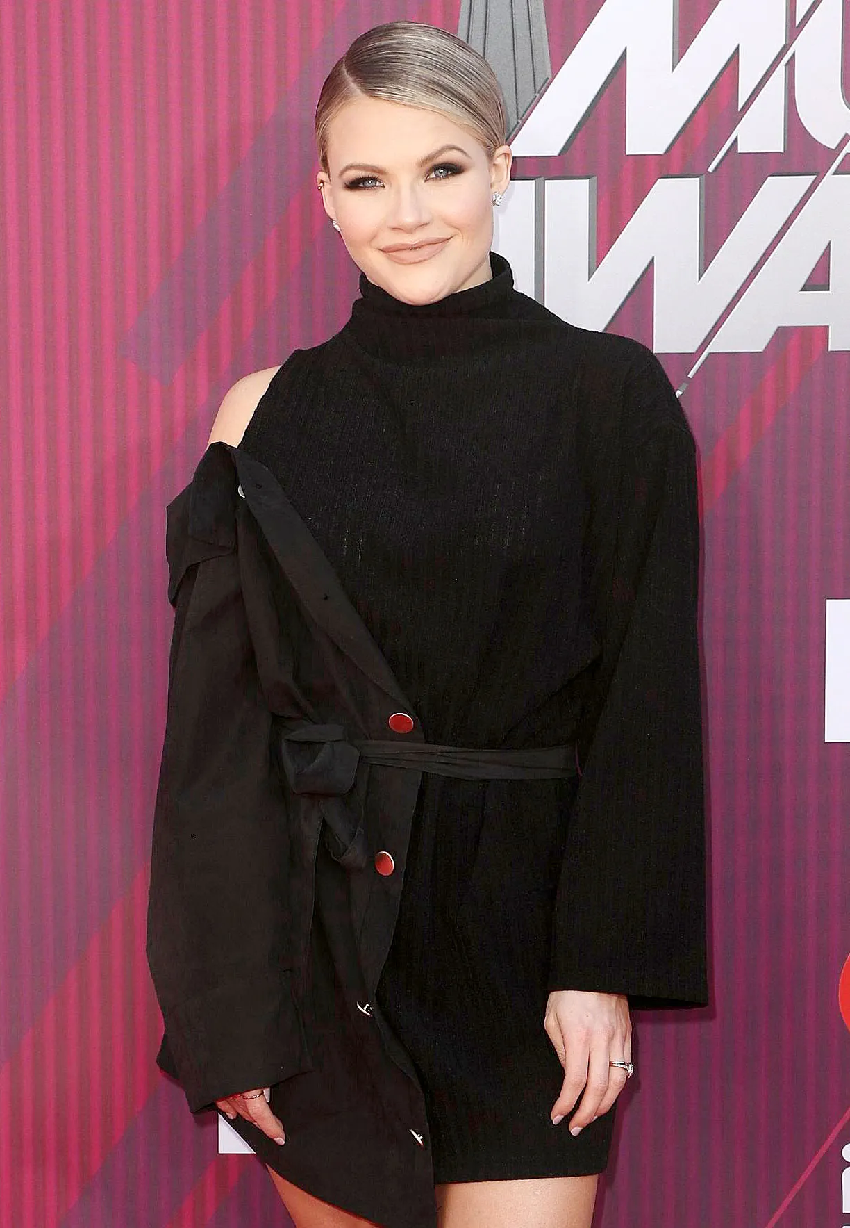 Witney Carson Whats My Diaper Bag