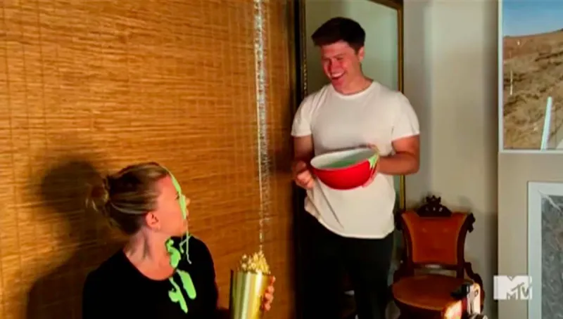 Wrong Show Scarlett Johansson Gets Slimed Colin Jost During MTV Speech