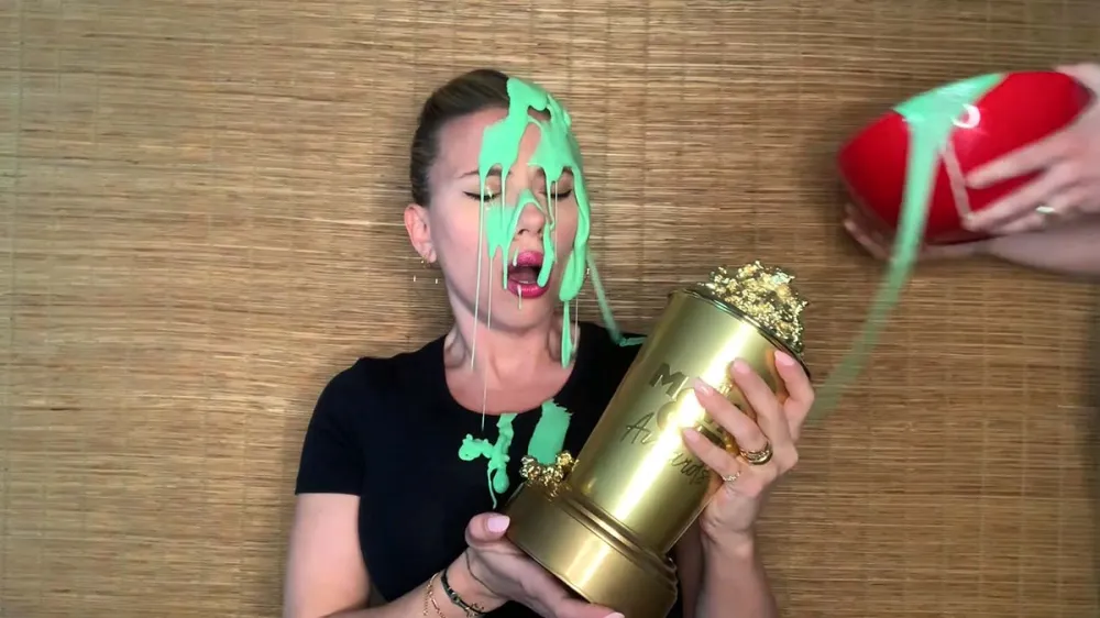 Wrong Show Scarlett Johansson Gets Slimed Colin Jost During MTV Speech