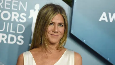 jennifer-aniston-skin