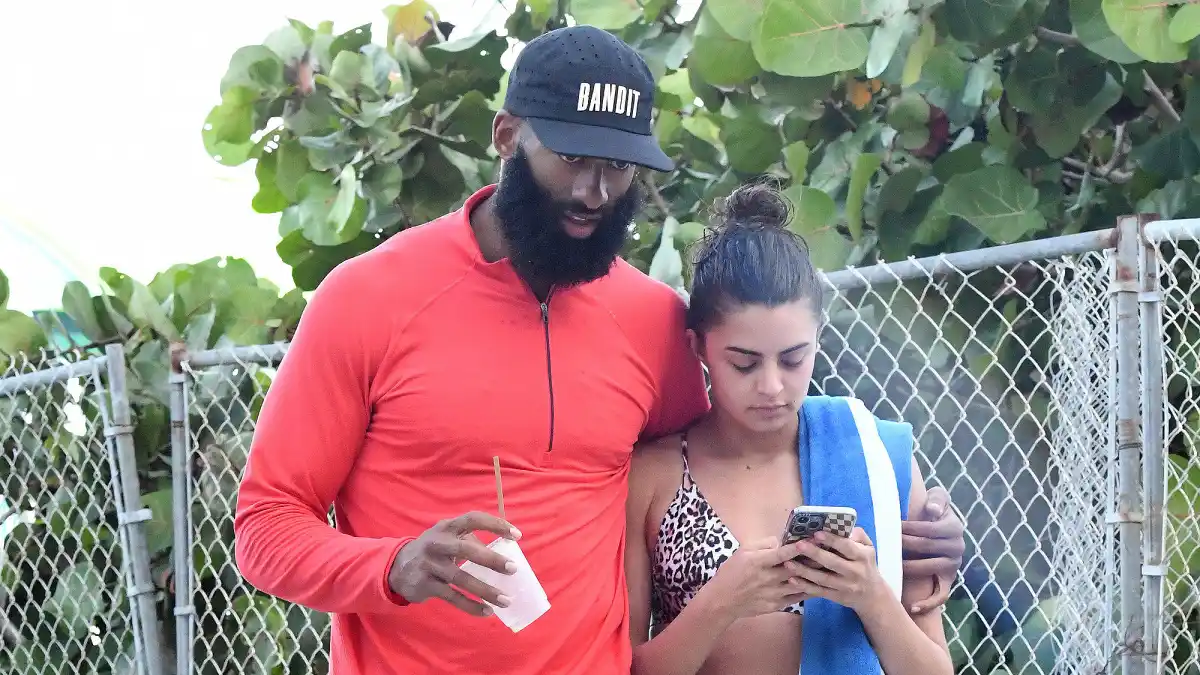 rachael-kirkconnell-matt-james-leopard-bikini