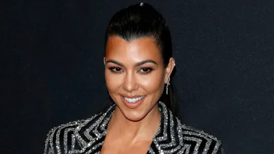 3-Color-LED-Mask-Kourtney-001