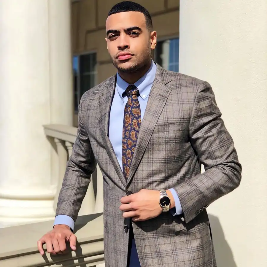 5 Things to Know About Katies Bachelorette Contestant Justin Glaze