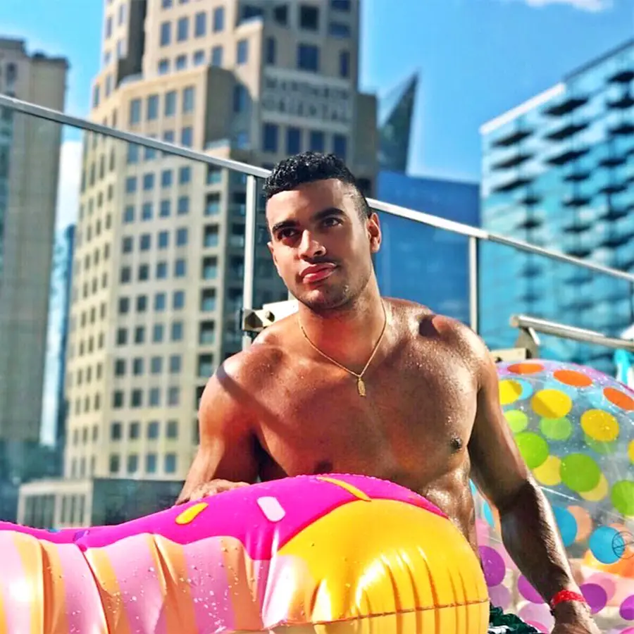 5 Things to Know About Katies Bachelorette Contestant Justin Glaze