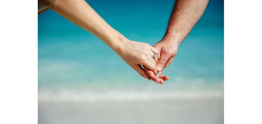 Bachelor in Paradise Jenna Cooper Gets Engaged to Karl Hudson Ileana Ravasio-Ade Attimi Photography 03