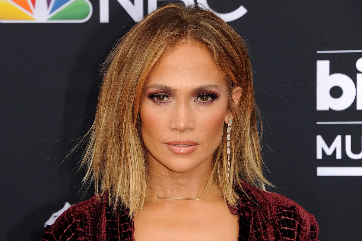 Get-JLos-paperbag-belted-shorts