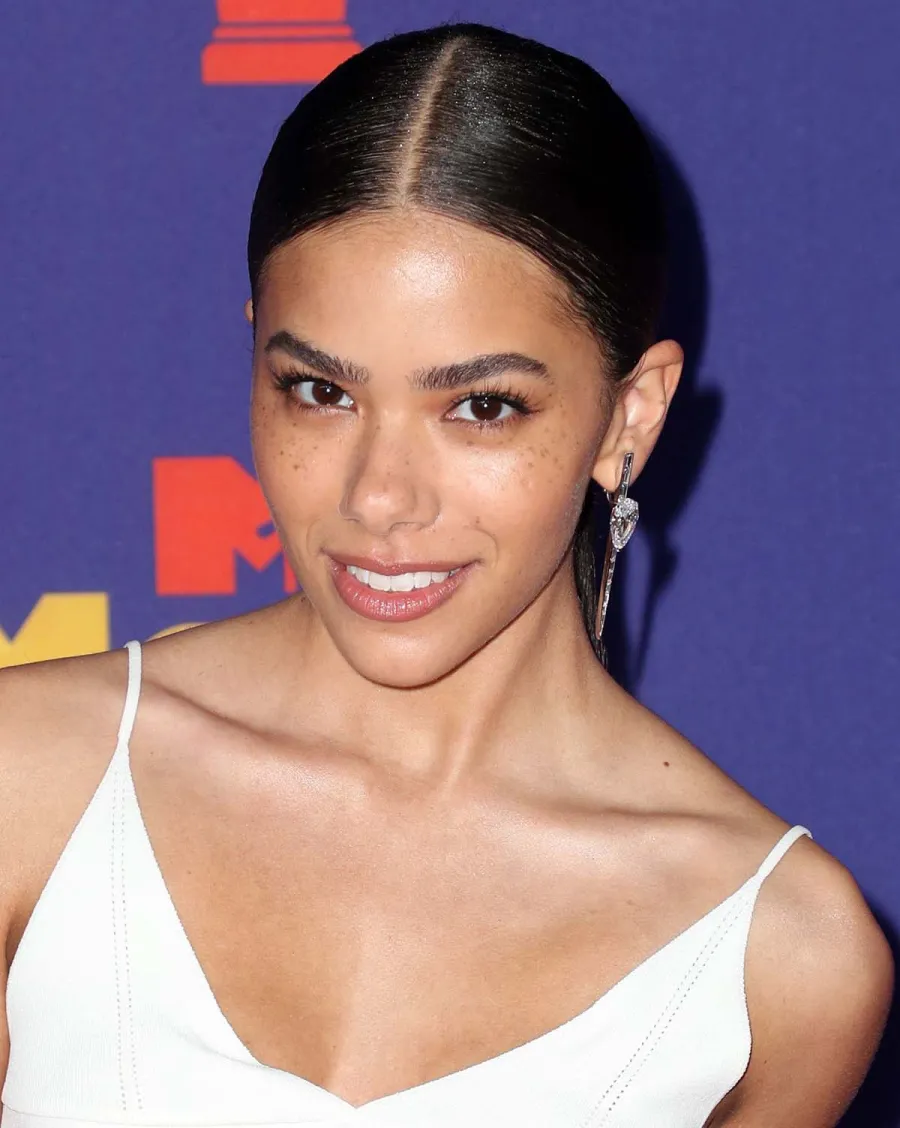 Ginny Georgia Cast Who They Are Dating Off Set