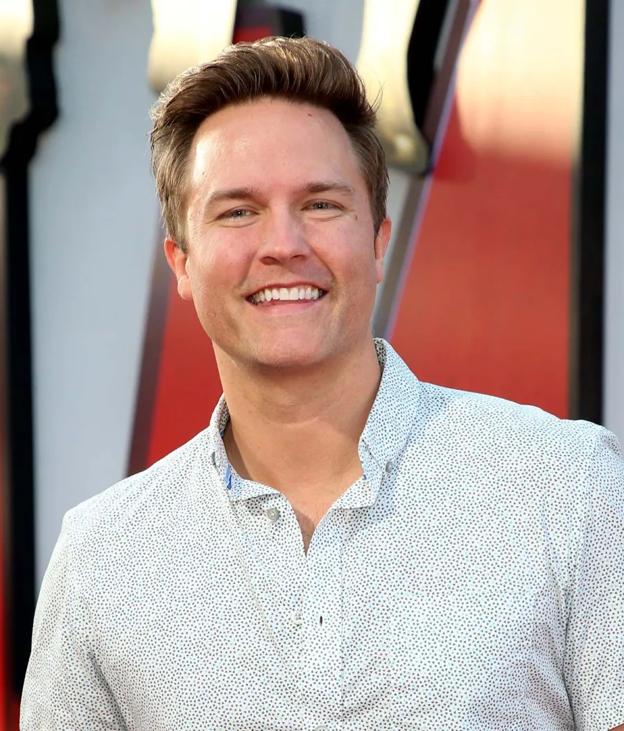 Ginny Georgia Cast Who They Are Dating Off Set