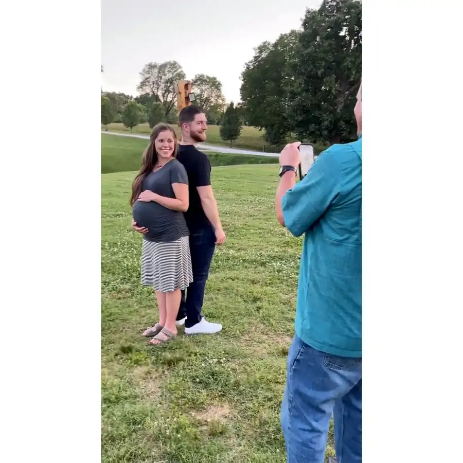 Jessa Duggar Shows Baby Bump 1st Time Since Pregnancy Reveal