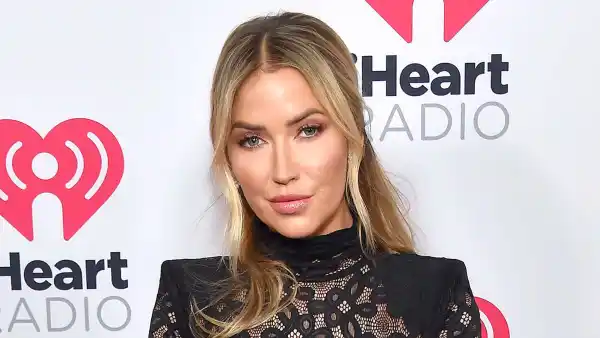 Kaitlyn Bristowe Shows Off Her Cellulite Sexy Swimsuit Video