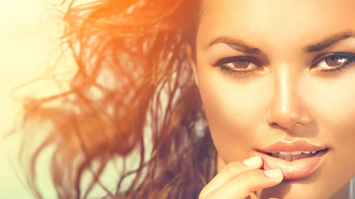 Kopari-Narrativ-CPC-Reviewers-Say-Golden-Glow-Oil-Makes-Skin-Pop-without-being-shiny