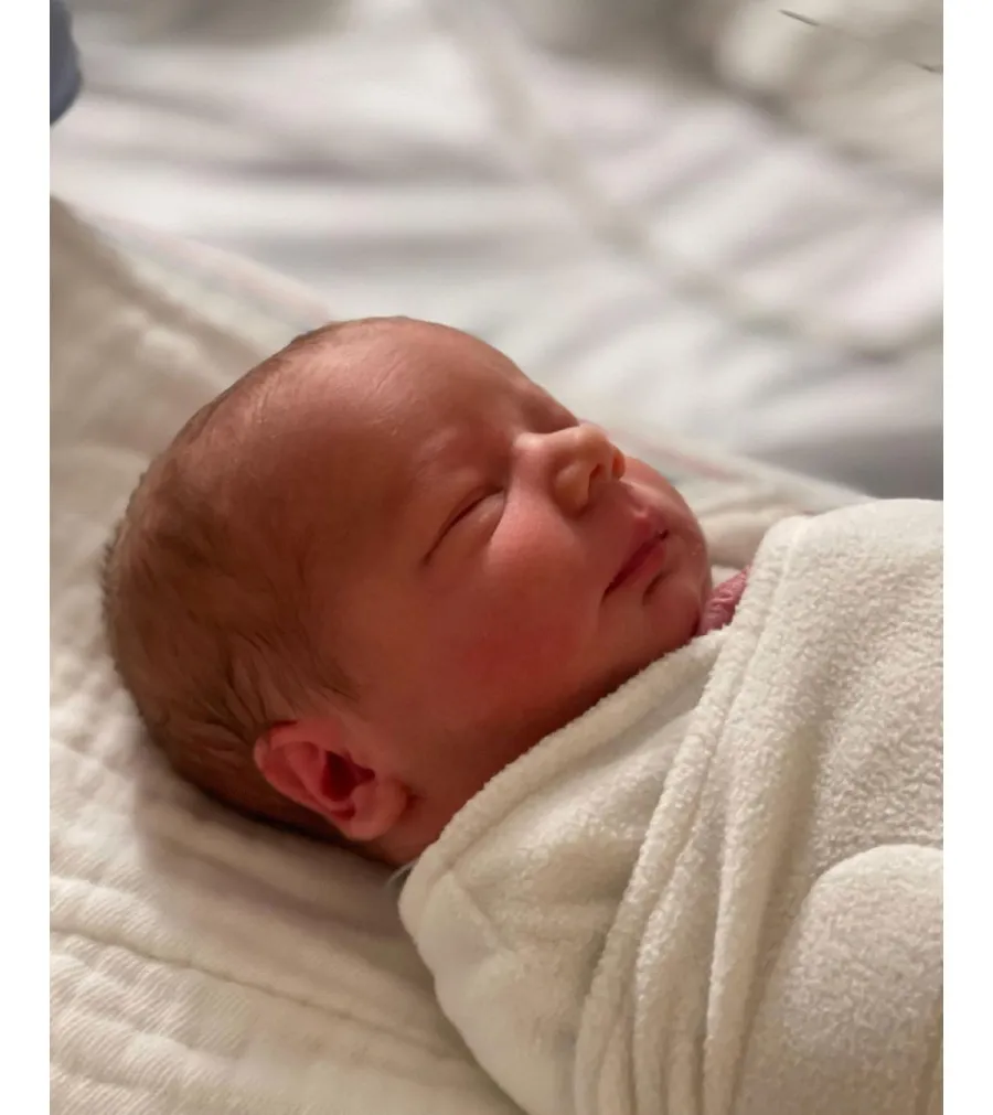 Lauren Burnham and Arie Luyendyk Jr Share 1st Photos of Newborn Twins 4