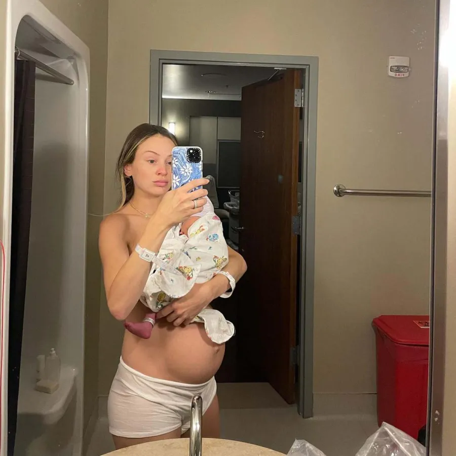 Lauren Bushnell Celebrates 1 Week With Son Dutton Shows Postpartum Body Photos