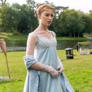 Phoebe Dynevor Talks Emotional Season 2 Bridgerton 1