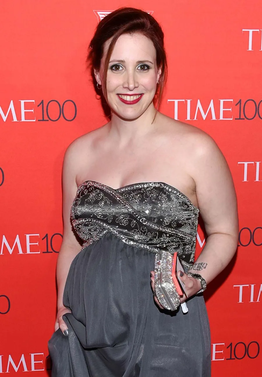 Phylicia Rashad Dylan Farrow More Celebs React Bill Cosbys Surprising Prison Release