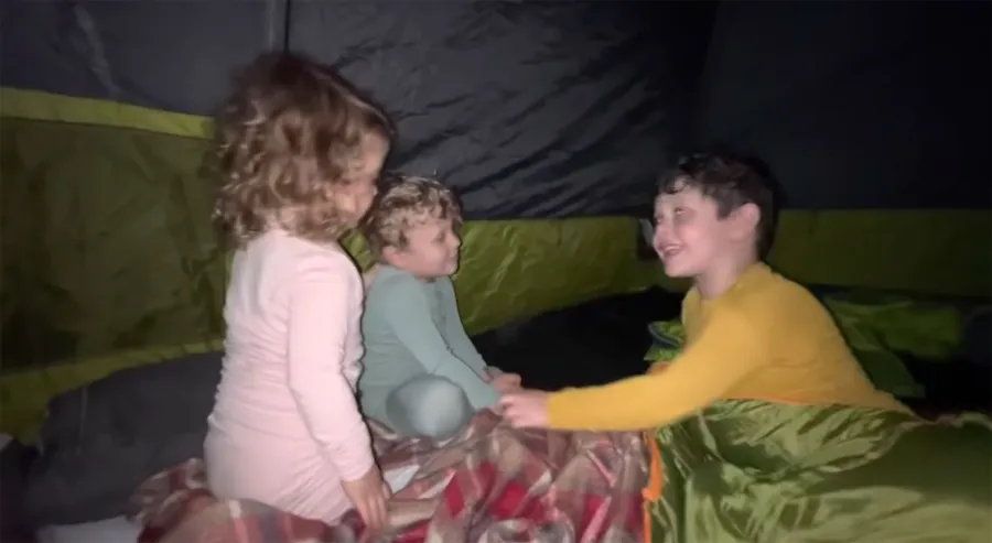 Pregnant Jessa Duggar Camps With Family Amid Counting On Cancellation 09