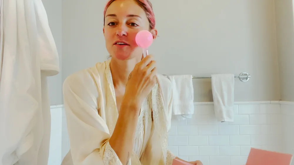 Hills&rsquo; Star Caroline D&rsquo;Amore&rsquo;s Icy Beauty Gadget is a Must-Have for Summer