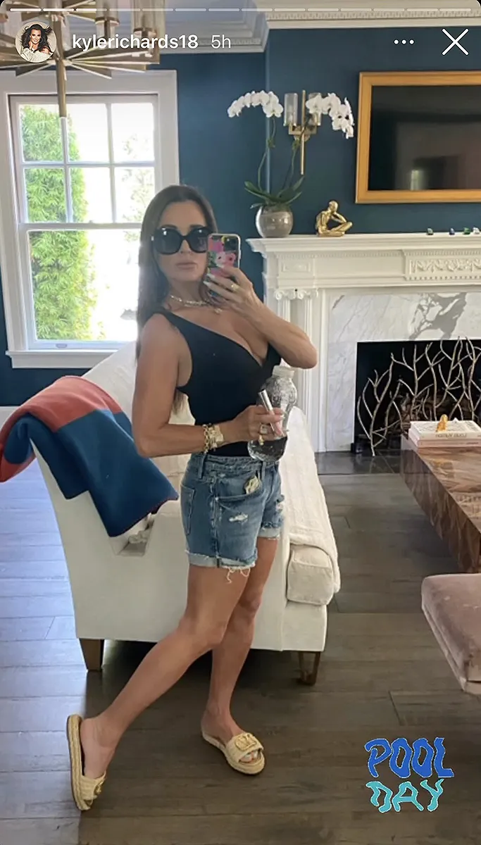 kyle-richards-instagram-selfie-denim-shorts-prime-day