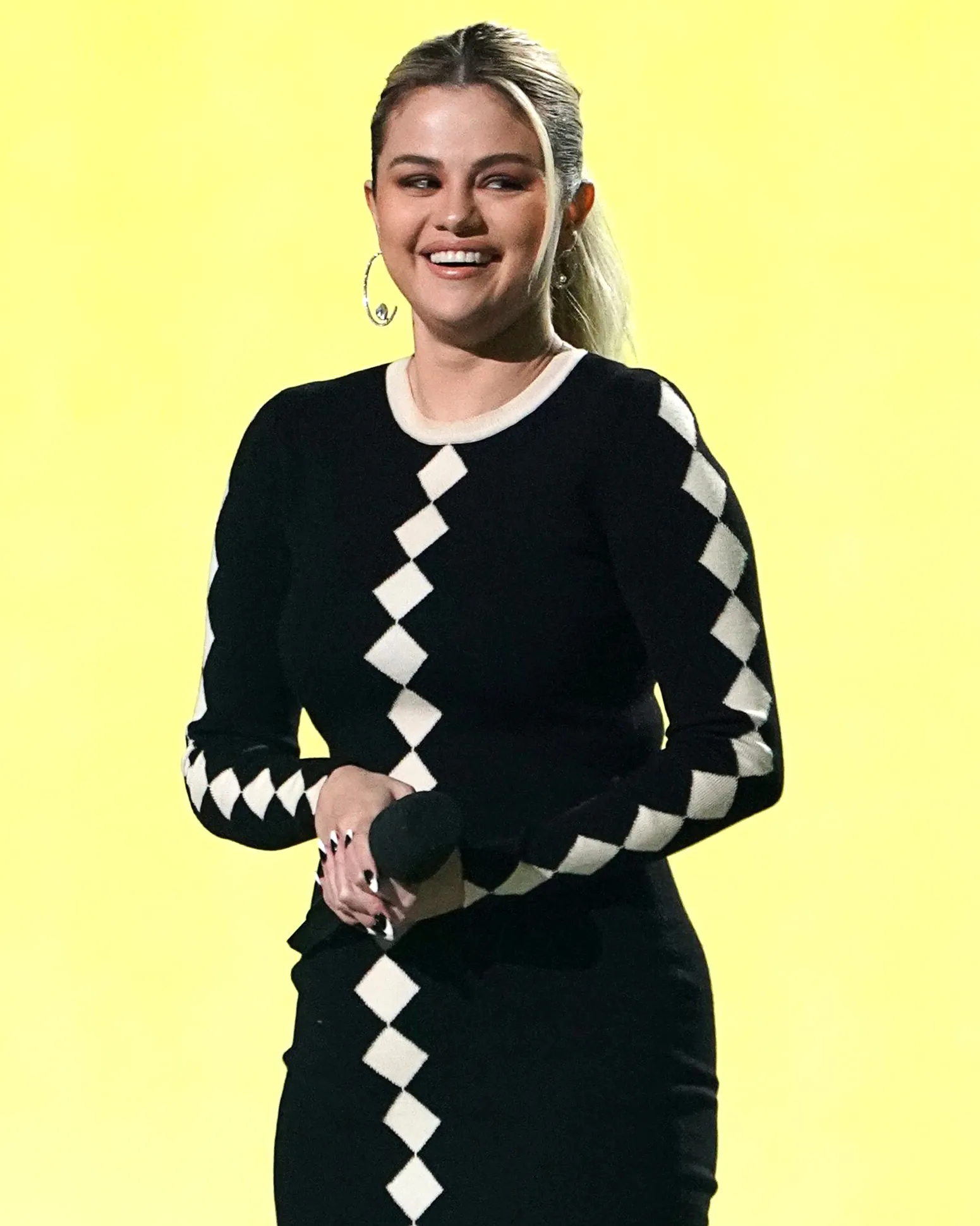 Selena Gomez Stars Share Their Replica Luxury Handbag Workout Routines Amid Coronavirus