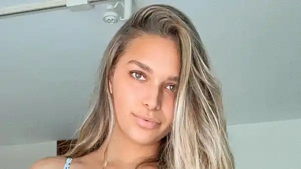 April Love Geary Shows Off Her Mom Bod Bikini 6 Months After Giving Birth