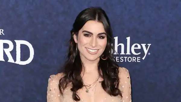 Bachelor Pregnant Ashley Iaconetti Reveals Due Date Throwing Up