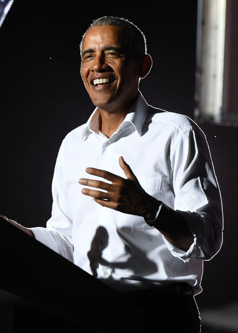 Celebrities Who Love ‘Twilight’: Kelly Clarkson, Kylie Jenner, Barack Obama and More