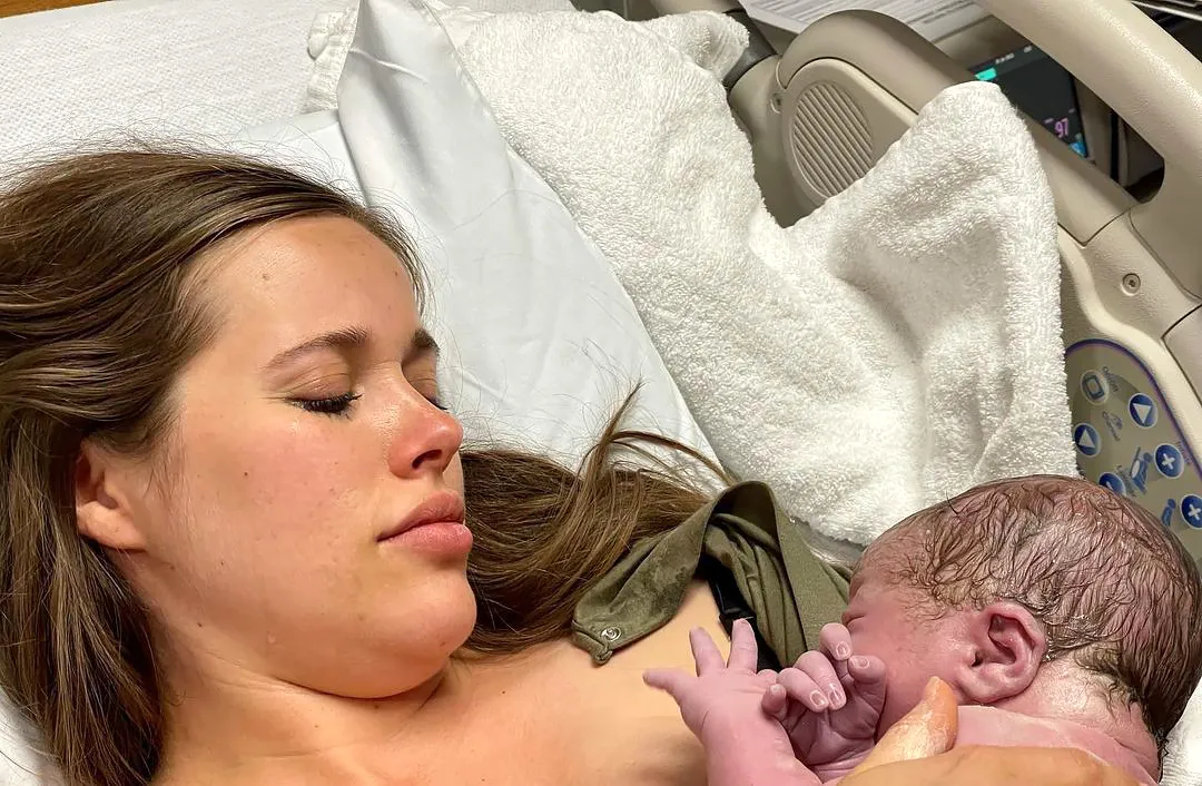 Counting On’s Jessa Duggar’s 3 Children Meet Newborn Sister Fern: Video