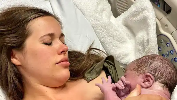 Counting On’s Jessa Duggar’s 3 Children Meet Newborn Sister Fern: Video