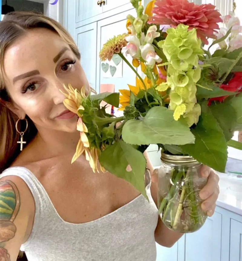 Country Star Ashley Monroe Reveals Rare Cancer Diagnosis 2