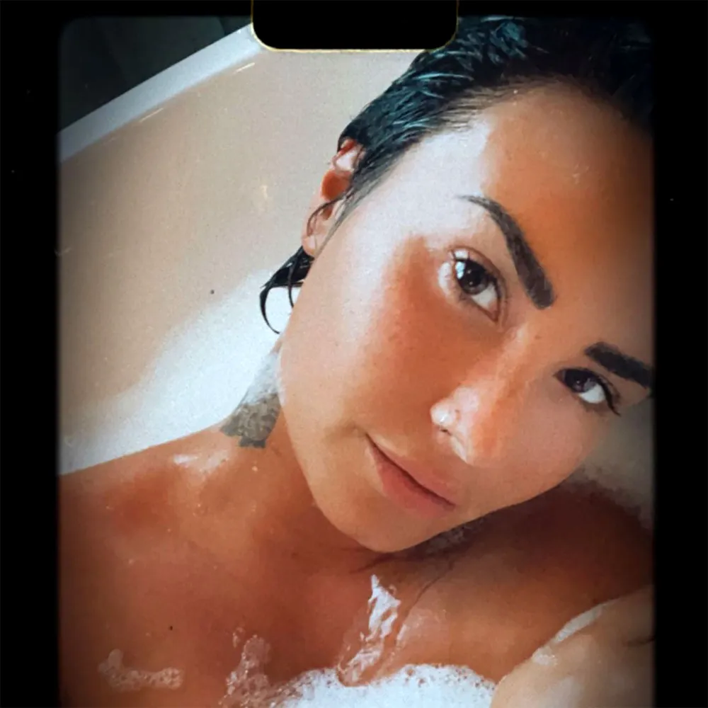 Demi Lovato Feels the &lsquo;Sexiest&rsquo; When They're &lsquo;Naked&rsquo;