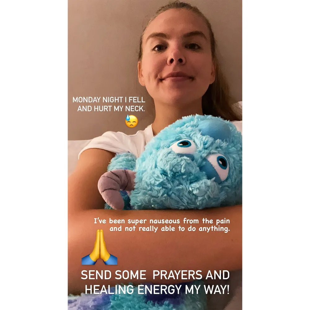 Hannah Brown is in Pain After Neck Injury