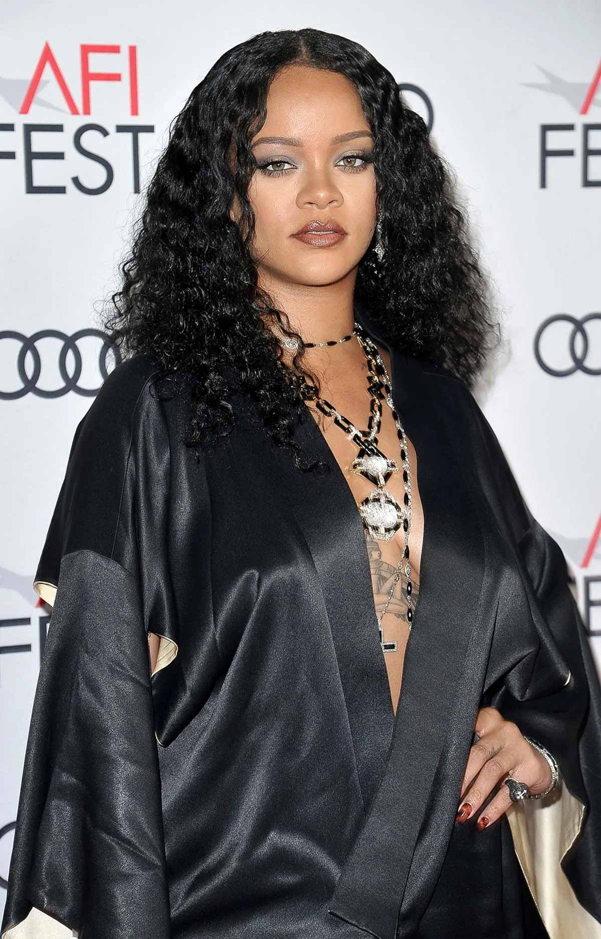 How Score Sample Rihannas Sensual Fenty Perfume Before It Drops