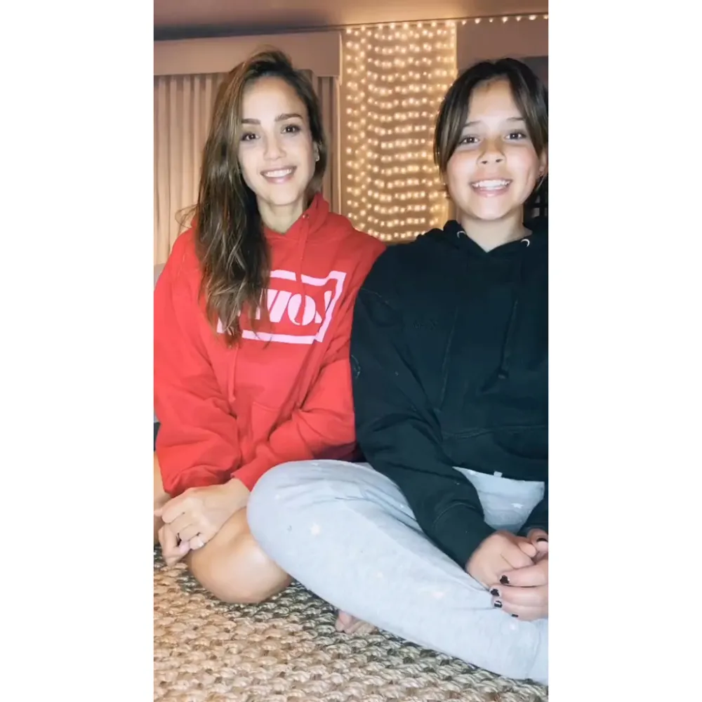 Jessica Alba Says Therapy Helped 13-Year-old Daughter Honor Ask for More One-on-One Time