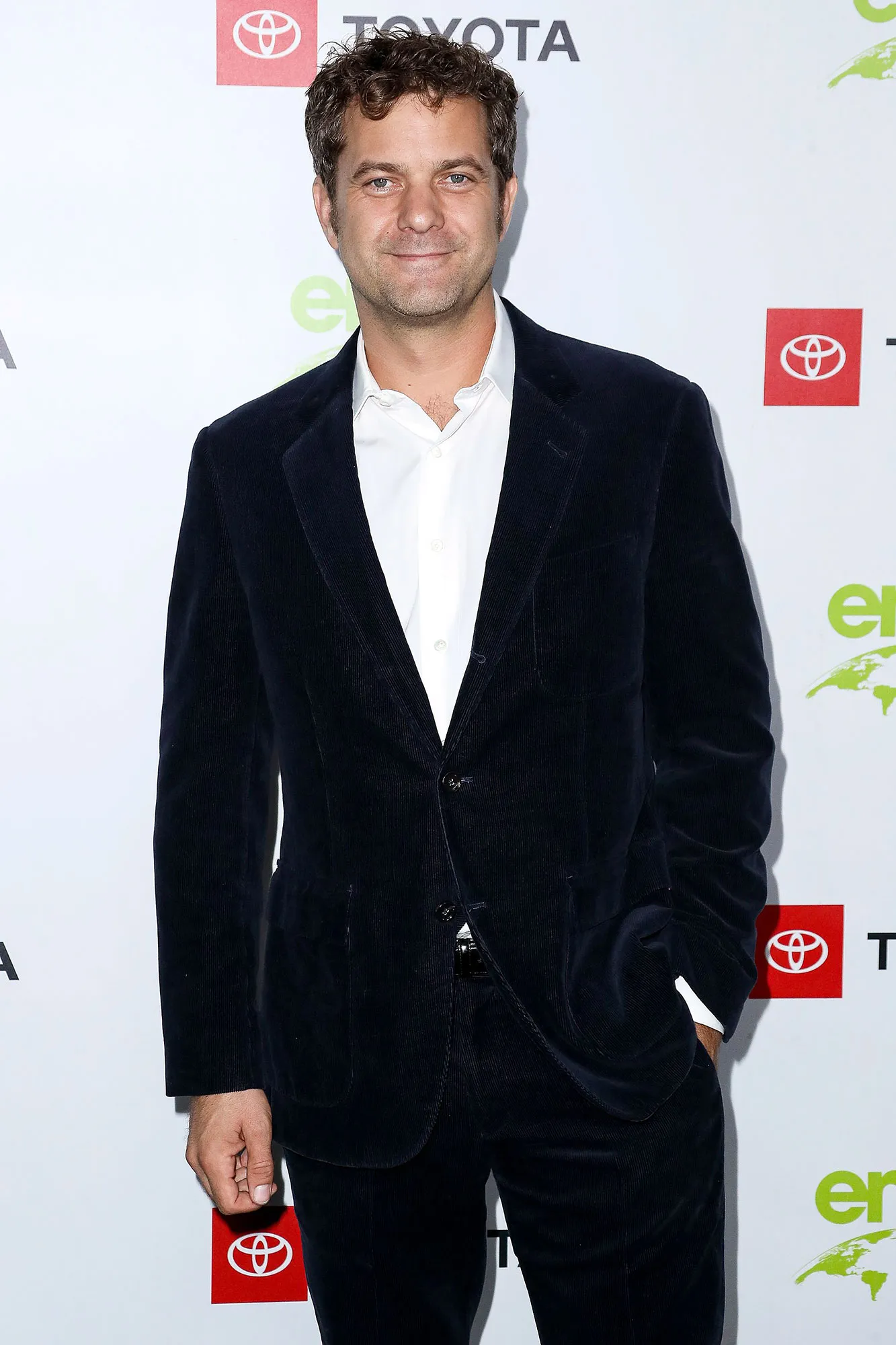 Joshua Jackson Reveals Why He Wasn't Part of Mighty Ducks Reunion Episode