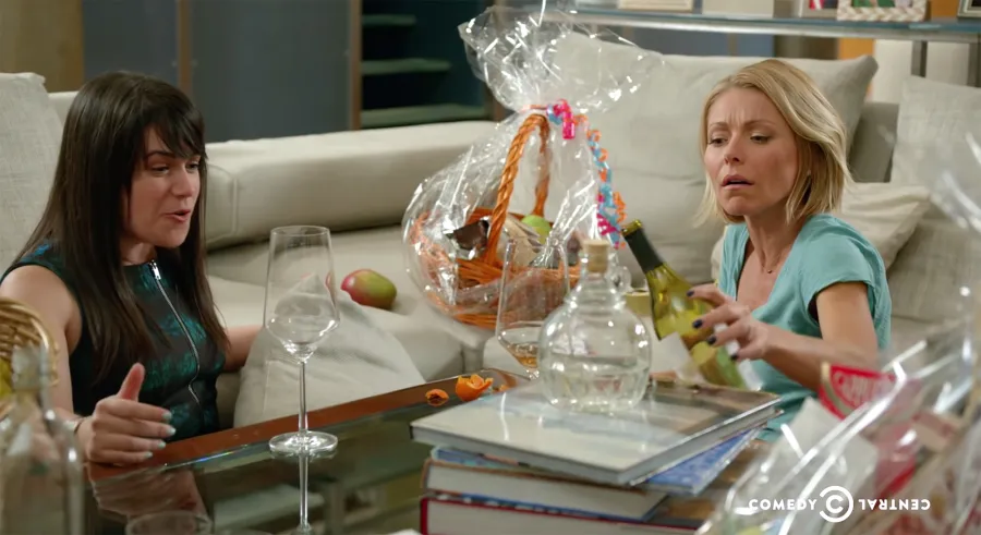 Kelly Ripa Broad City Surprising Celebrity TV Show Cameos