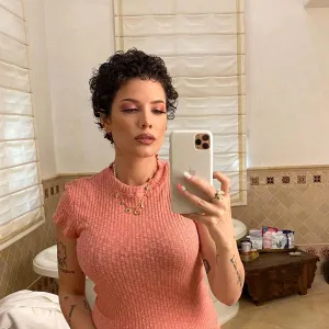 Pregnant Halsey Explains Why They Didn’t Take Prenatal Vitamins I Felt Like ‘a Failure'