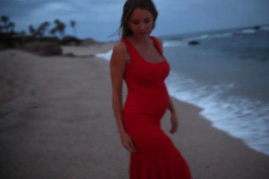 Pregnant Kaitlynn Carter’s Baby Bump Album Ahead of 1st Child