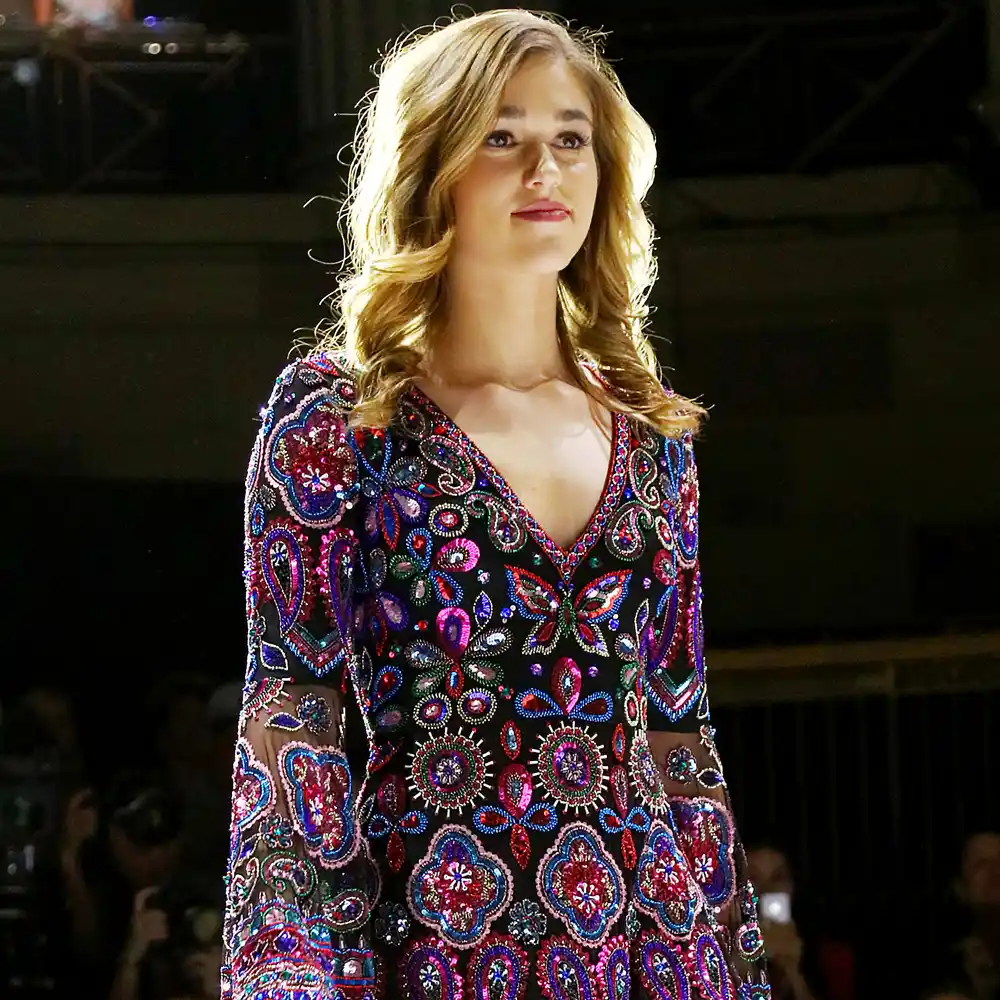 Sadie Robertson Cries Reflecting on &lsquo;Extreme&rsquo; Postpartum Anxiety After Honey&rsquo;s Birth