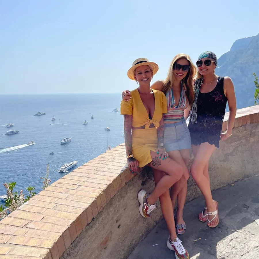 Selling Sunset Chrishell Stause Dating Jason Oppenheim