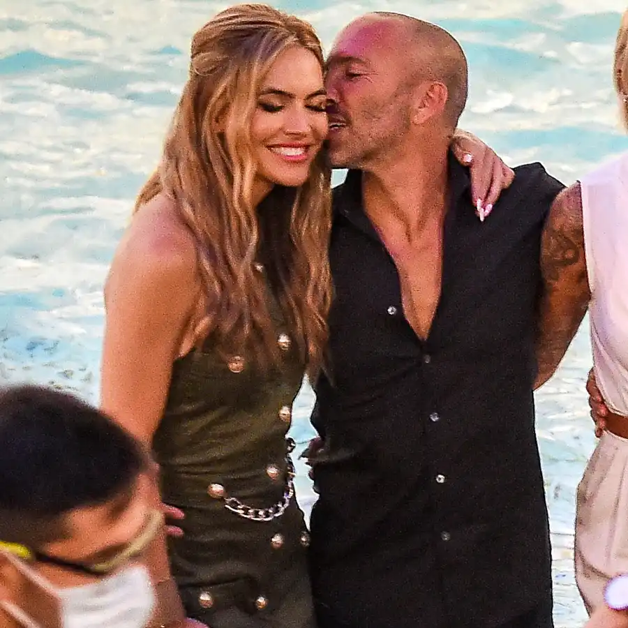 Selling Sunset's Chrishell Stause and Jason Oppenheim Makeout in Italy: Photos
