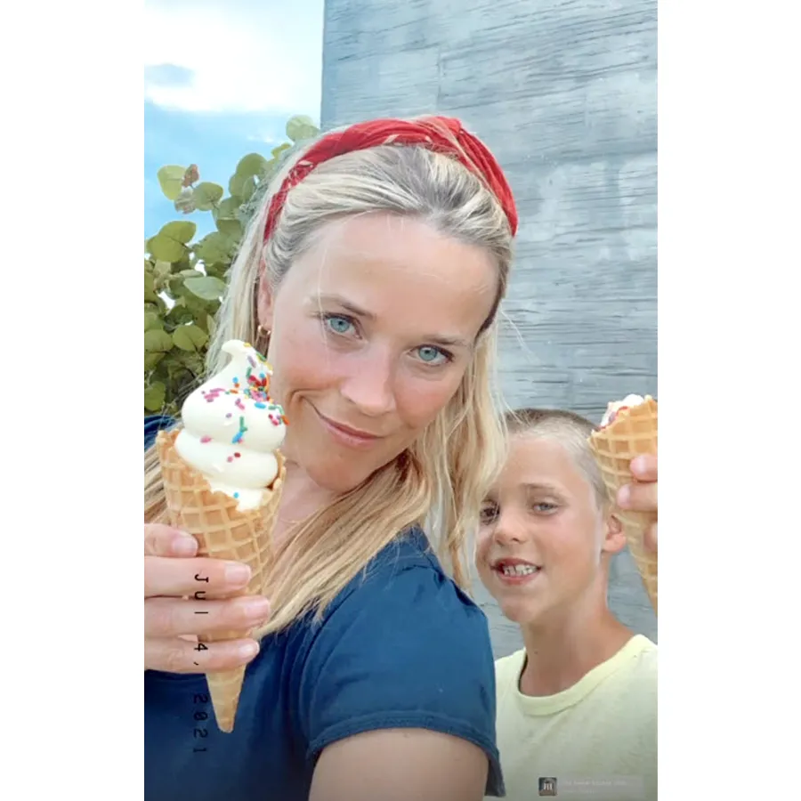 Stars Celebrated 4th July 2021 Reese Witherspoon