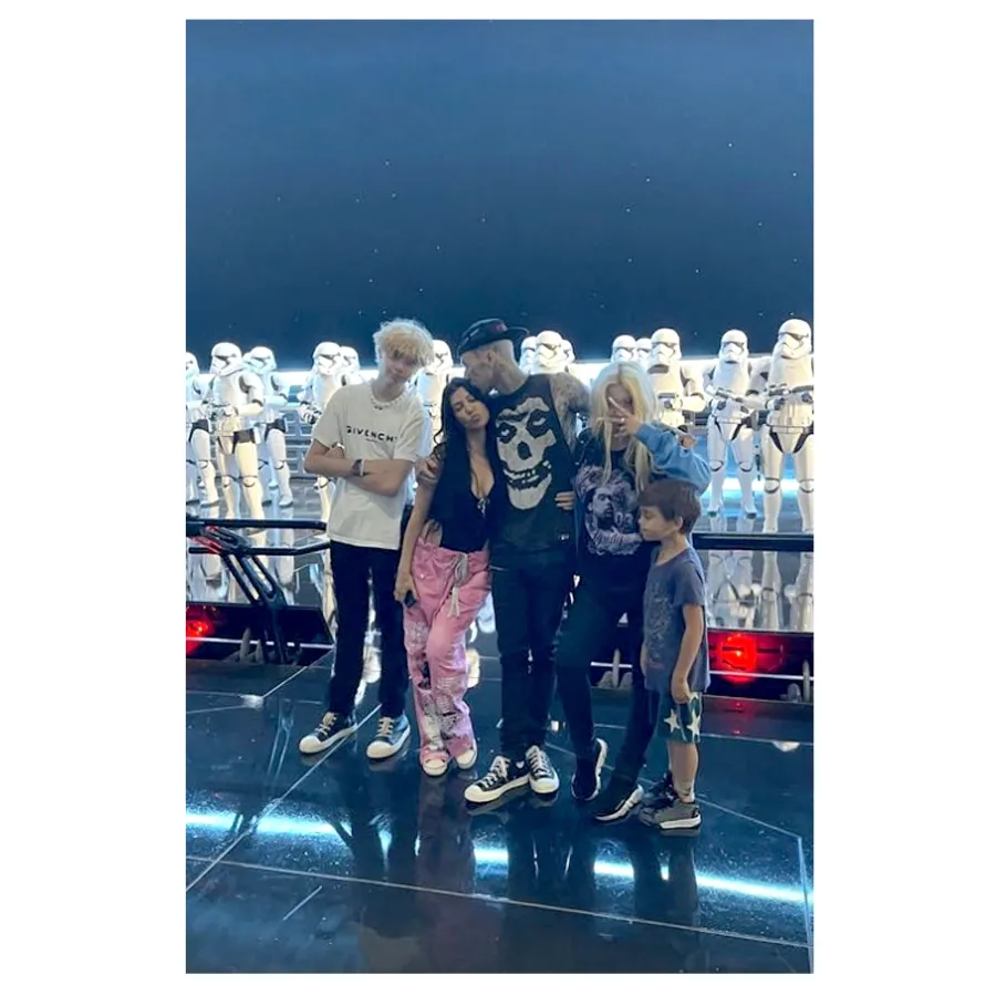 Travis Barker Kourtney Kardashian Kiss Disneyland 4th July