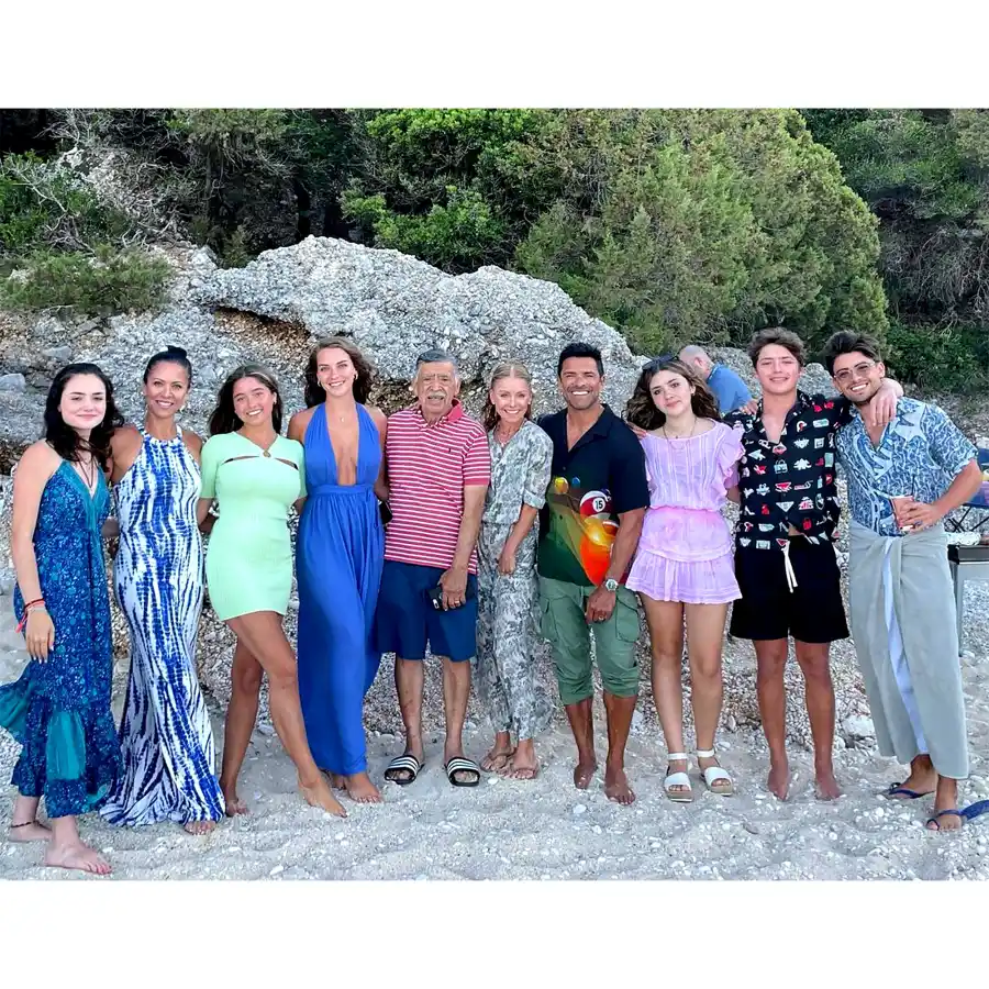 'Weirdos'! Kelly Ripa Claps Back Over Jokes About Her 'Missing' Foot