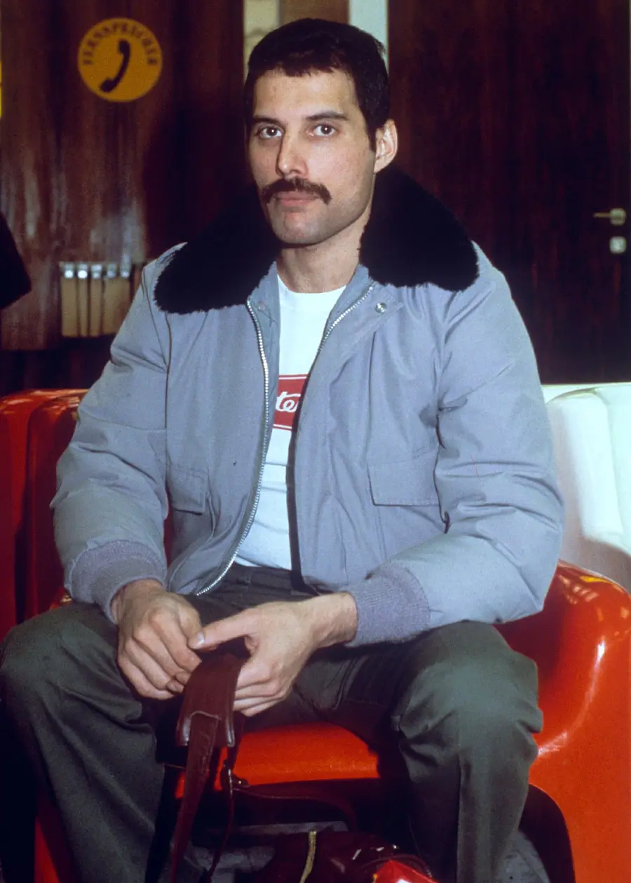 Celebrities Who Love the Royal Family